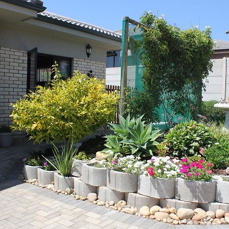 Traveller'S Rest, Reebok Bed and Breakfast Mossel Bay Exteriör bild