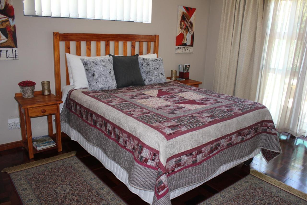 Traveller'S Rest, Reebok Bed and Breakfast Mossel Bay Exteriör bild