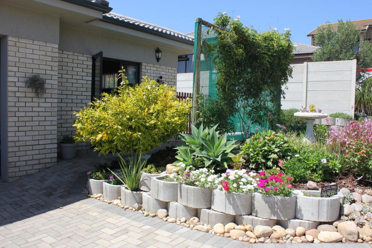 Traveller'S Rest, Reebok Bed and Breakfast Mossel Bay Exteriör bild