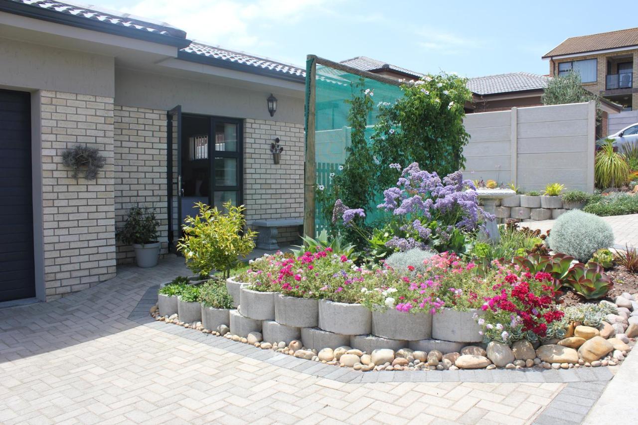 Traveller'S Rest, Reebok Bed and Breakfast Mossel Bay Exteriör bild