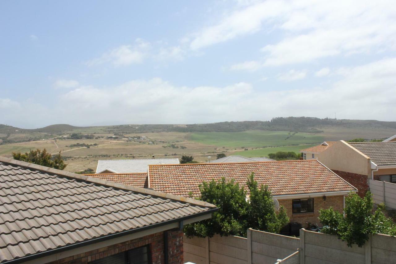 Traveller'S Rest, Reebok Bed and Breakfast Mossel Bay Exteriör bild
